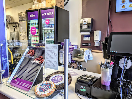 Cookie Shop «Insomnia Cookies», reviews and photos, 402 14th Ave SE, Minneapolis, MN 55414, USA