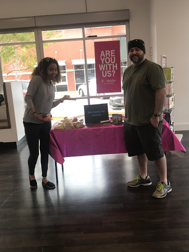 Cell Phone Store «T-Mobile Arlington», reviews and photos, 6401 S Cooper St Suite 145a, Arlington, TX 76001, USA