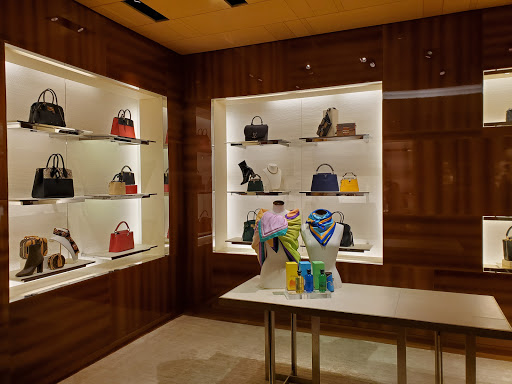 Louis Vuitton McLean Tysons Galleria