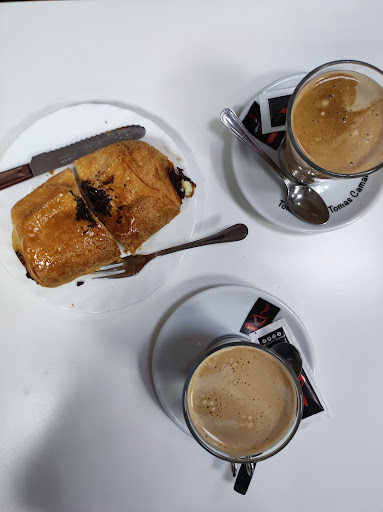 Cafetería-Pastelería-Heladería Chicos's