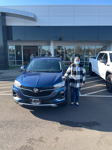 Car Dealer «Auto Town Buick GMC», reviews and photos, 19495 SE McLoughlin Blvd, Gladstone, OR 97027, USA