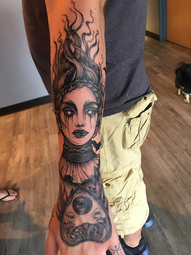 Tattoo Shop «Deaf Dog Ink Tattoo Studio», reviews and photos, 9 Jason Ct, St Charles, MO 63304, USA