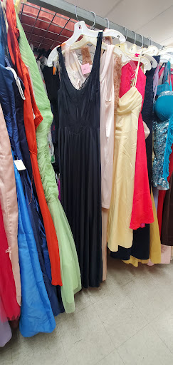 Thrift Store «Village Discount Outlet Store 12», reviews and photos, 4635 N Elston Ave, Chicago, IL 60630, USA