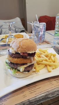 Plats et boissons du Restaurant de hamburgers BRASSERIE LE KL à Péone - n°2