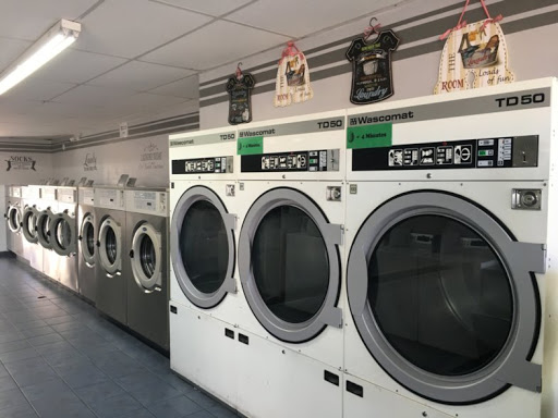 Laundromat «Fluff and Fold Lavanderia», reviews and photos, 5042 Warner Ave, Huntington Beach, CA 92649, USA