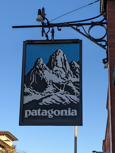 Clothing Store «Patagonia Pasadena», reviews and photos, 47 N Fair Oaks Ave, Pasadena, CA 91103, USA