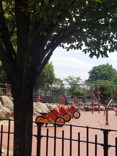 Park «Elmhurst Park», reviews and photos, 57th Ave & Grand avenue, Queens, NY 11373, USA