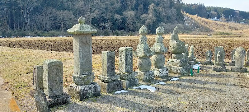 内山忠之右衛門の墓