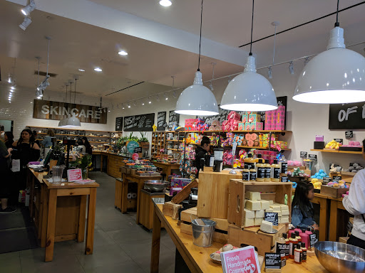 Cosmetics Store «Lush», reviews and photos, 3251 20th Ave, San Francisco, CA 94132, USA