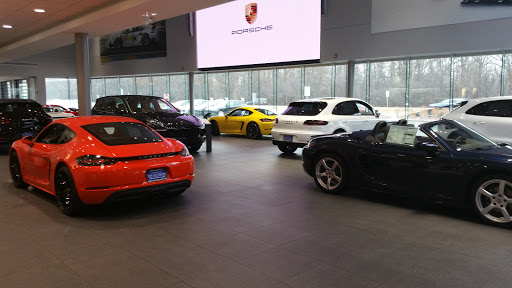 Porsche Dealer «Porsche Exchange», reviews and photos, 2300 Skokie Valley Rd, Highland Park, IL 60035, USA