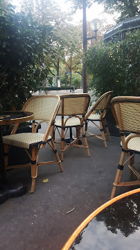 Atmosphère du Restaurant français Le Berkeley à Paris - n°11