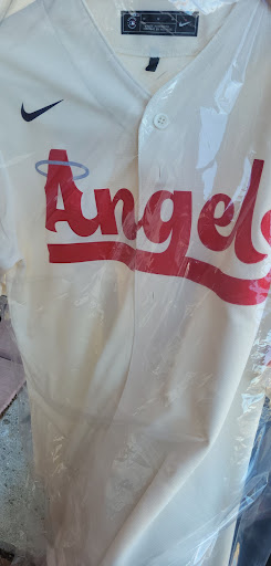 Dry Cleaner «Courtesy 1 Hour Cleaners», reviews and photos, 182 Yorba Linda Blvd, Placentia, CA 92870, USA