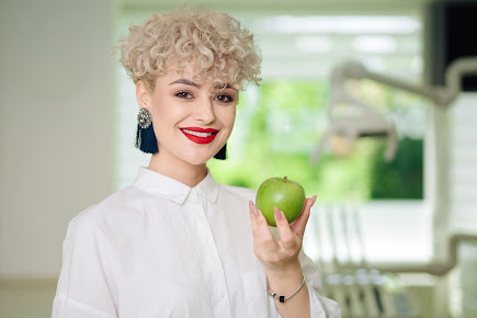 الغرسات الغربية - Western Implants