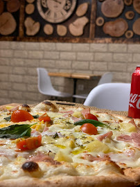 Plats et boissons du Pizzeria Presto Pizza à Le Lude - n°12