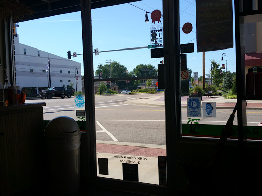 Hair Salon «Sizzor Shak Salon and Color Spa», reviews and photos, 208 E Main St, Collinsville, IL 62234, USA