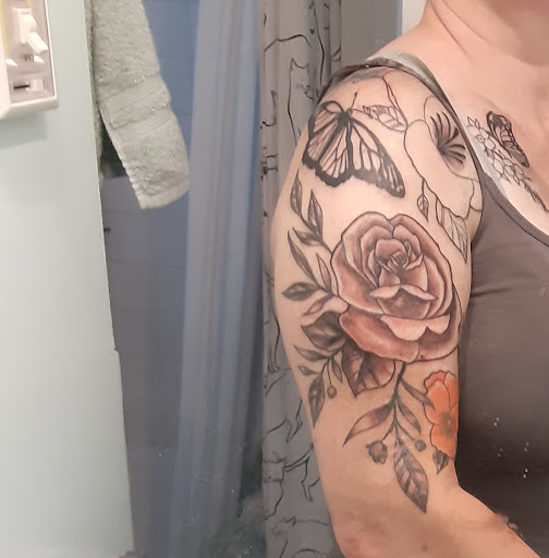 Tattoo Shop «Lucky DeVille Tattoo Co.», reviews and photos, 2333 Niagara Falls Blvd, Amherst, NY 14228, USA