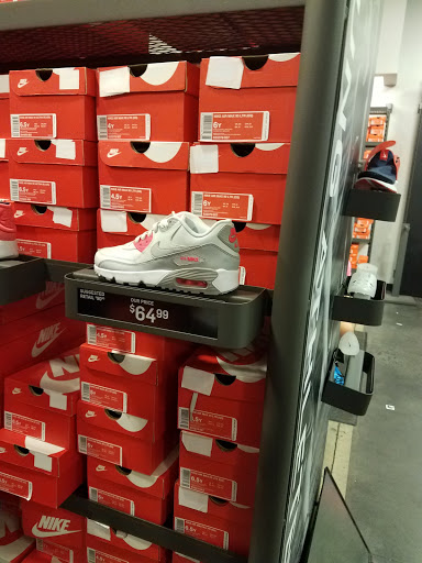Sporting Goods Store «Nike Factory Store», reviews and photos, 1000 PA-611 #120, Tannersville, PA 18372, USA