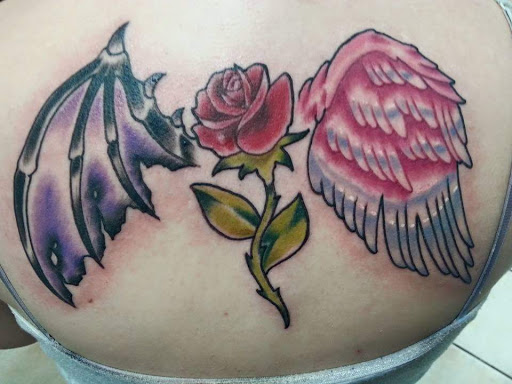 Tattoo Shop «Attitudes Muskegon», reviews and photos, 1610 Evanston Ave, Muskegon, MI 49442, USA