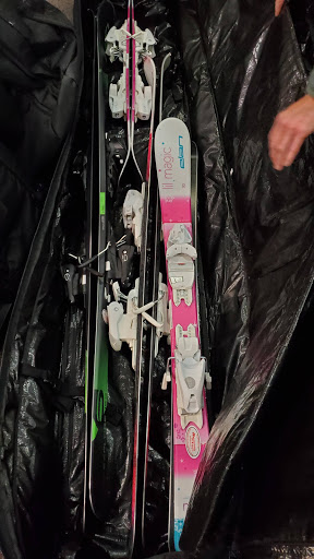 Sporting Goods Store «Mountainside Ski & Sports», reviews and photos, 5142 E Trindle Rd, Mechanicsburg, PA 17050, USA