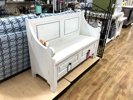 Home Goods Store «HomeGoods», reviews and photos, 7350 NE Butler St, Hillsboro, OR 97124, USA