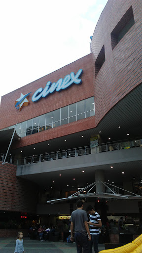 Centro Comercial Manzanares Plaza