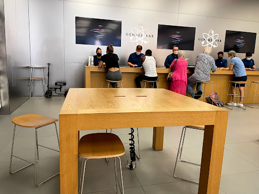 Computer Store «Apple Walnut Street», reviews and photos, 1607 Walnut St, Philadelphia, PA 19103, USA