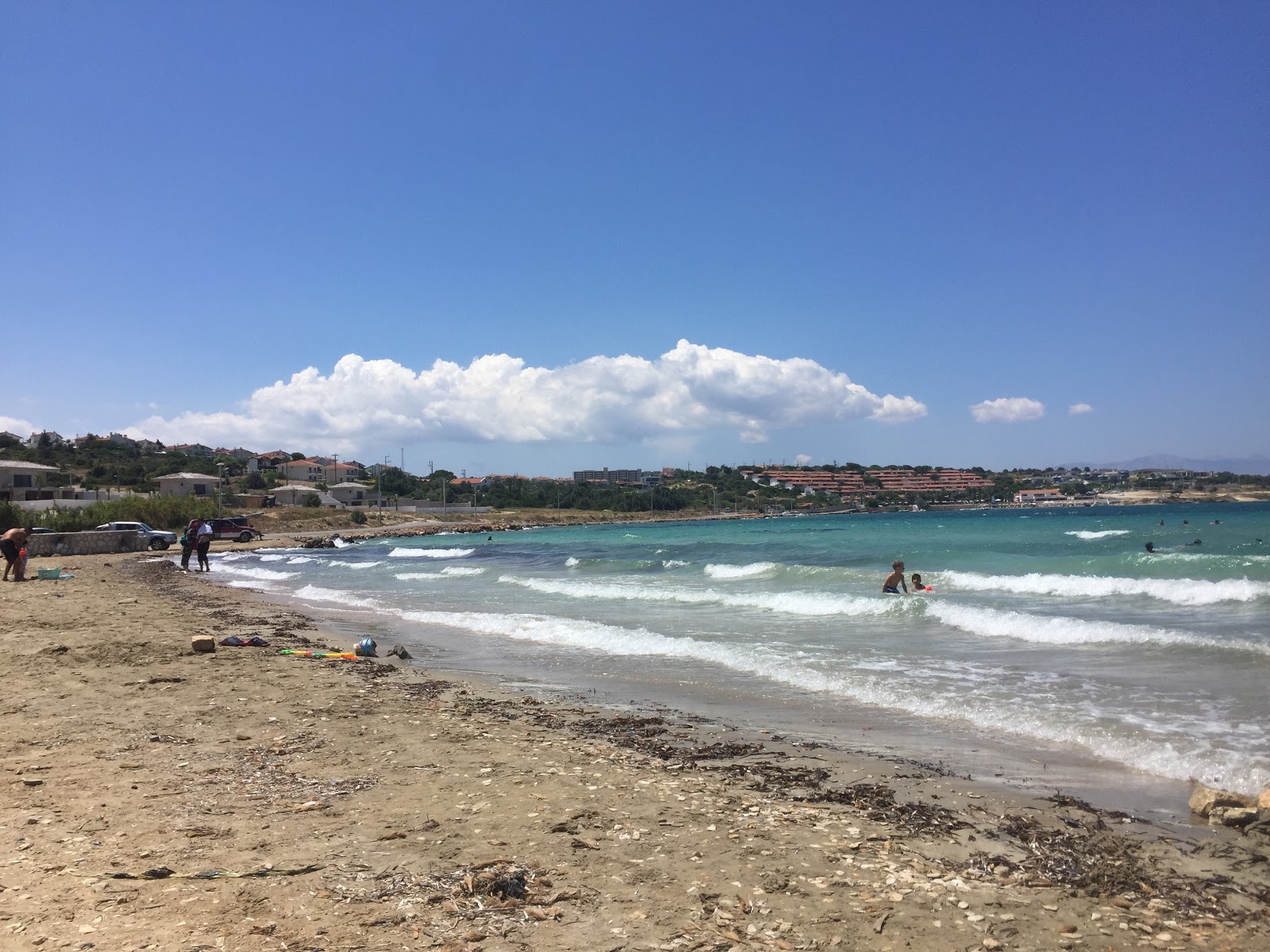 Foto von Ali Bostan Plaji mit beiger sand Oberfläche