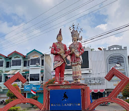 Tugu Pengantin Lampung photo