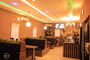 Ola Restaurant and Lounge image