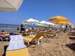 Gouves beach'in fotoğrafı - rahatlamayı sevenler arasında popüler bir yer