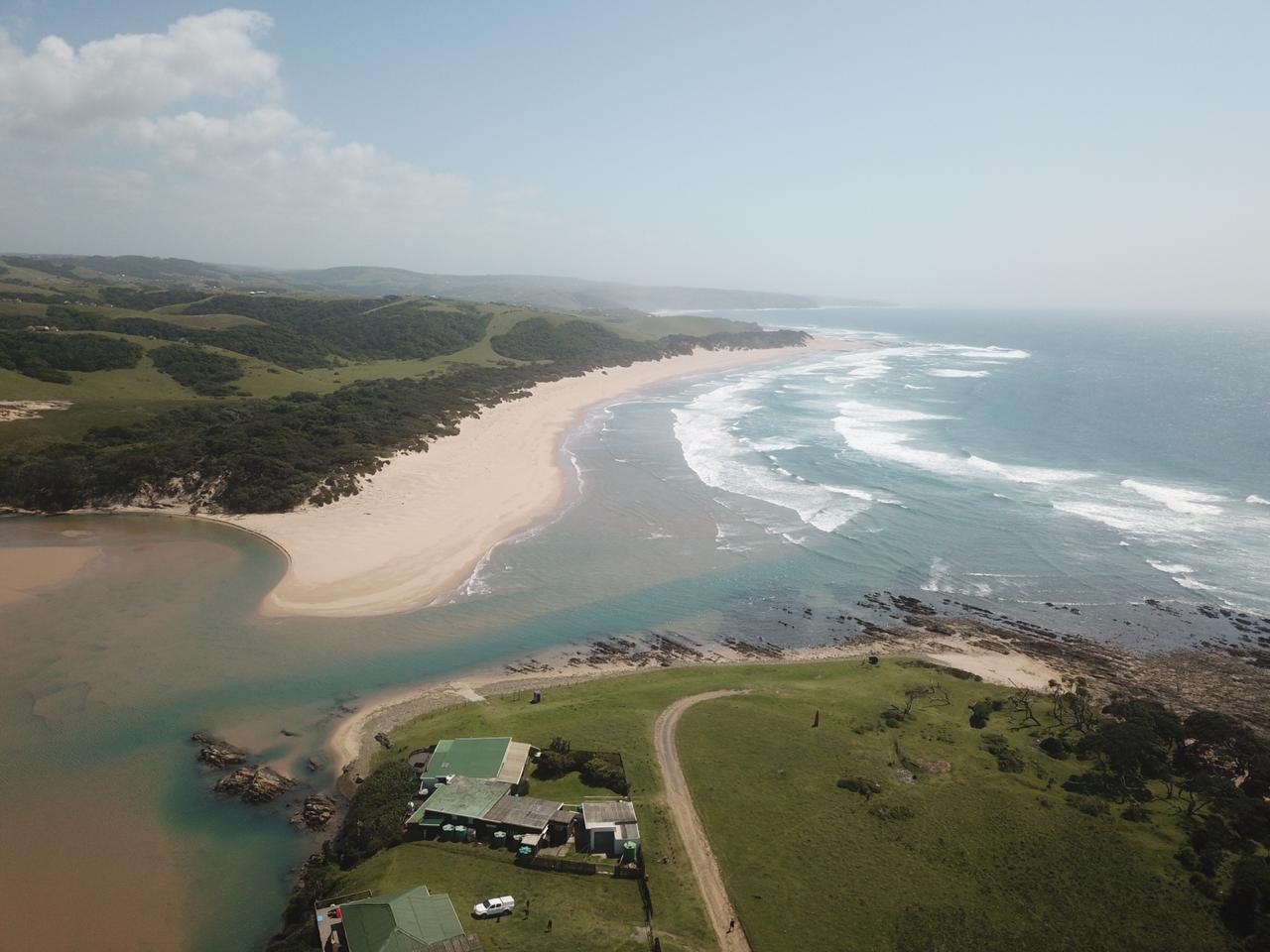 Xhora beach'in fotoğrafı biraz temiz temizlik seviyesi ile