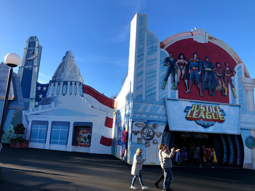 Looney Tunes Mall - Six Flags Over Texas, 2201 E Road to Six Flags St, Arlington, TX 76011, USA, 