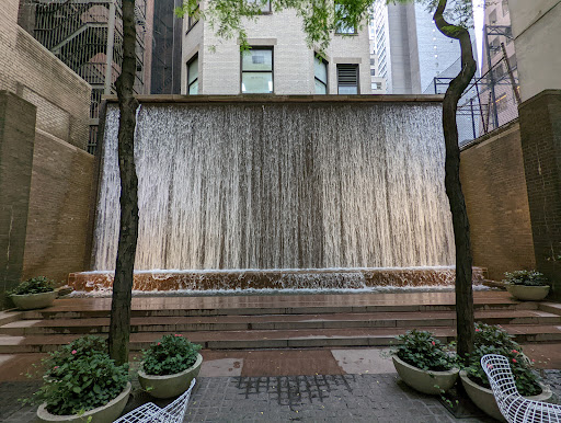 Park «Paley Park», reviews and photos, 3 E 53rd St, New York, NY 10022, USA