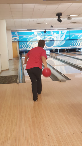 Bowling Alley «Island Strikz Entertainment», reviews and photos, 2302 E Pass Rd, Gulfport, MS 39507, USA