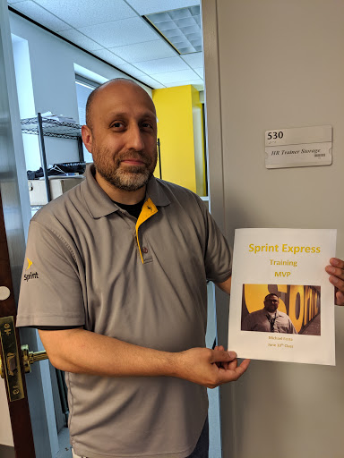 Electronics Store «Sprint Corporate Office», reviews and photos, 1901 N Roselle Rd, Schaumburg, IL 60195, USA