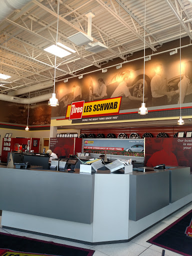 Les Schwab Tire Center - 4