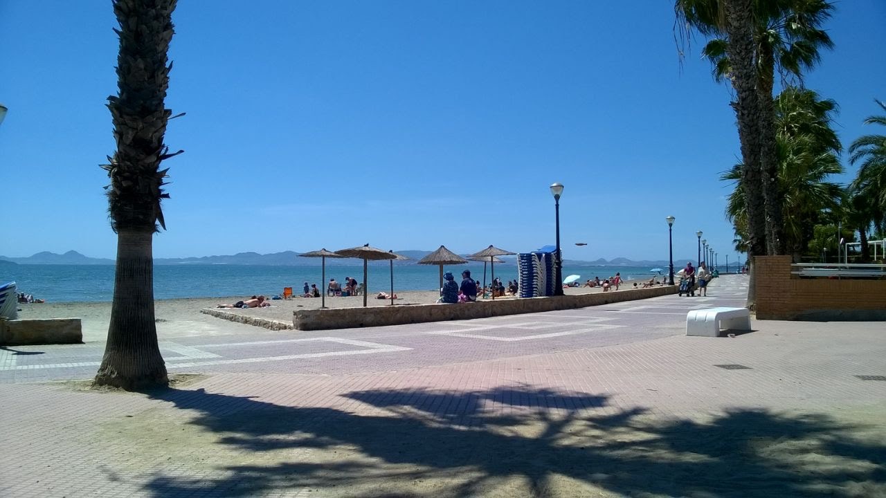 Playa de Los Narejos 2'in fotoğrafı birden fazla geniş koy ile birlikte