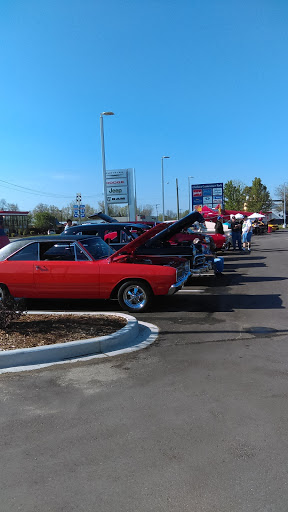 Car Dealer «Golling Chrysler Dodge Jeep Ram of Chelsea», reviews and photos, 1500 S Main St, Chelsea, MI 48118, USA