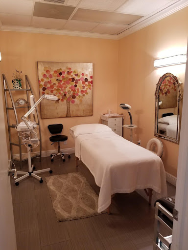 Nail Salon «Moon and Stars Spa & Nails», reviews and photos, 3085 E Commercial Blvd, Fort Lauderdale, FL 33308, USA