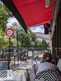 Atmosphère du Restaurant Le Mac-Mahon cafe à Paris - n°4