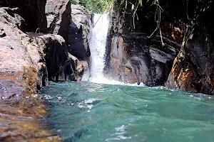 Katugas Ella Waterfall image
