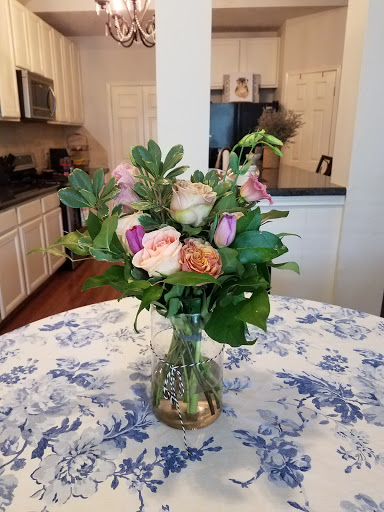 Flower Designer «Bramble and Bee», reviews and photos, 311 Commerce St, Tomball, TX 77375, USA