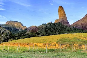 Pico Do Itabira image