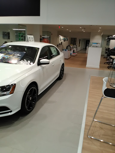 Used Car Dealer «Lithia Volkswagen of Des Moines», reviews and photos, 5200 Merle Hay Rd, Johnston, IA 50131, USA