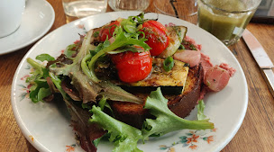 Photo n°3 de VALMA Paris • Batignolles - Cantine & Brunch à Paris ()