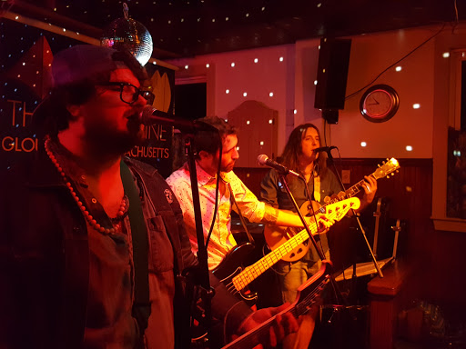 Bar «The Rhumb Line Bar & Restaurant», reviews and photos, 40 Railroad Ave, Gloucester, MA 01930, USA