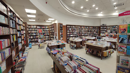 Új Buda Center Líra Könyváruház