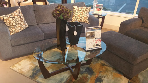 Furniture Store «Rooms To Go Furniture Store - Daytona Beach», reviews and photos, 2375 W International Speedway Blvd, Daytona Beach, FL 32114, USA