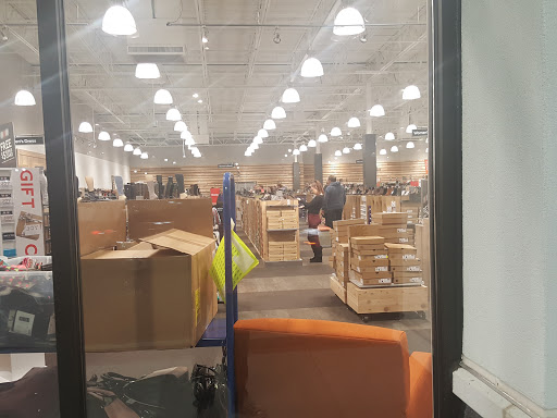 Shoe Store «DSW Designer Shoe Warehouse», reviews and photos, 833 N Krocks Rd #107, Allentown, PA 18106, USA
