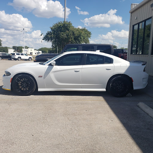 Car Dealer «Lone Star Chrysler Dodge Jeep Ram», reviews and photos, 8811 I-35, San Antonio, TX 78211, USA